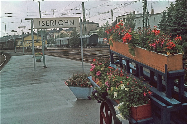 Foto:: Bahnsteig / Iserlohn / 09.07.1978 (Foto,Fotos,Bilder,Bild,)