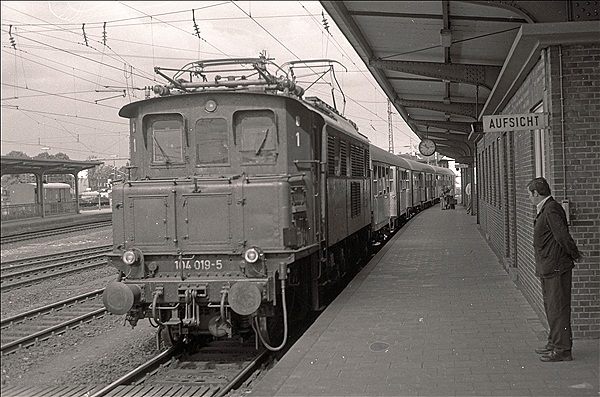 Foto:: DB 104 019-5 / Rheine / 26.08.1978 (Foto,Fotos,Bilder,Bild,)