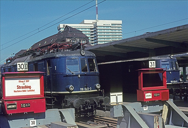 Foto:: DB 118 022-3 + DB 118 024-9 / Muenchen / 26.05.1979 (Foto,Fotos,Bilder,Bild,)