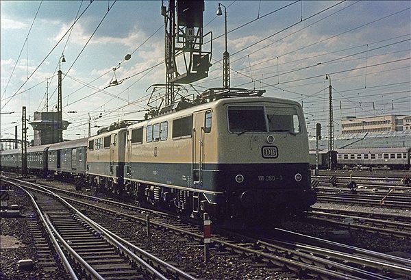 Foto:: DB 111 050-1 / Muenchen / 26.05.1979 (Foto,Fotos,Bilder,Bild,)