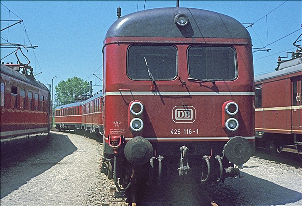 Foto:: DB 425 116-1 / Muenchen / 26.05.1979 (Foto,Fotos,Bilder,Bild,)