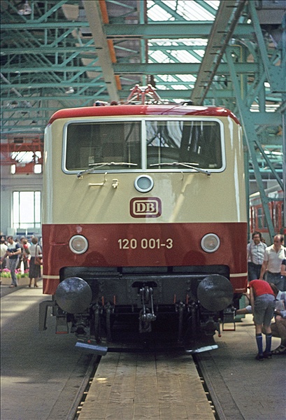 Foto:: DB 120 001-3  / Muenchen / 26.05.1979 (Foto,Fotos,Bilder,Bild,)