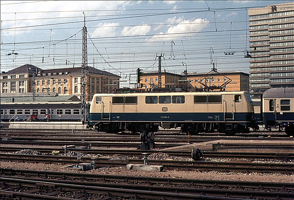 Foto:: DB 111 030-3 / Muenchen / 26.05.1979 (Foto,Fotos,Bilder,Bild,)