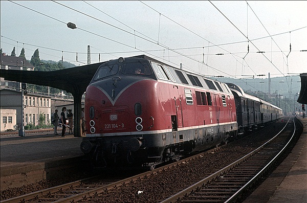 Foto:: DB 221 104-3 / Wuppertal / 09.06.1979 (Foto,Fotos,Bilder,Bild,)