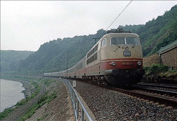 Foto:: DB 103 142-6 / Remagen / August 1979 (Foto,Fotos,Bilder,Bild,)