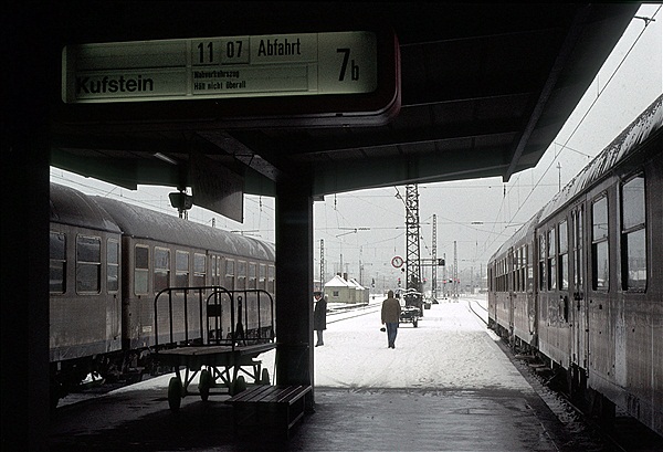 Foto:: Bahnhof / Rosenheim / 29.12.1978 (Foto,Fotos,Bilder,Bild,)