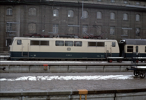 Foto:: DB 111 003-0 / Muenchen 29.12.1979 (Foto,Fotos,Bilder,Bild,)
