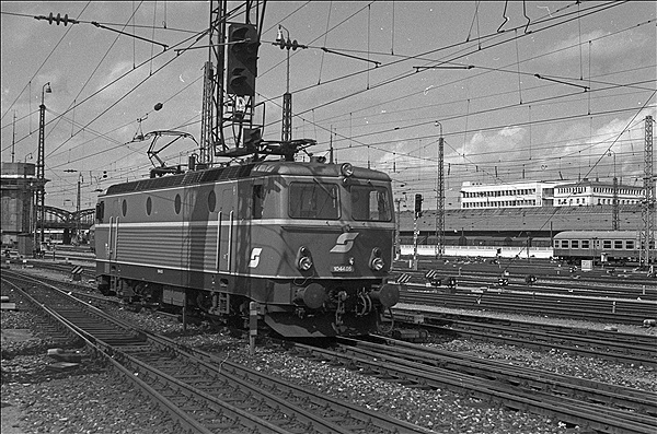 Foto:: OeBB 1044.05 / Muenchen / 16.02.1980 (Foto,Fotos,Bilder,Bild,)
