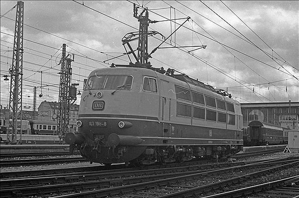 Foto:: DB 103 198-8 / Muenchen / 16.02.1980 (Foto,Fotos,Bilder,Bild,)