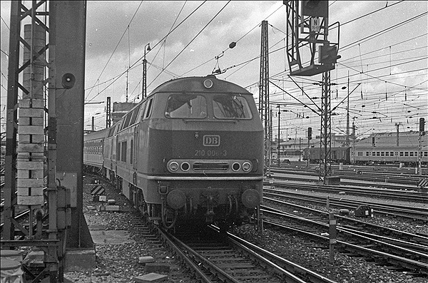 Foto:: DB 210 006-3 / Muenchen / 16.02.1980 (Foto,Fotos,Bilder,Bild,)