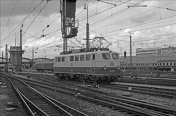 Foto:: DB 110 237-5 / Muenchen / 16.02.1980 (Foto,Fotos,Bilder,Bild,)