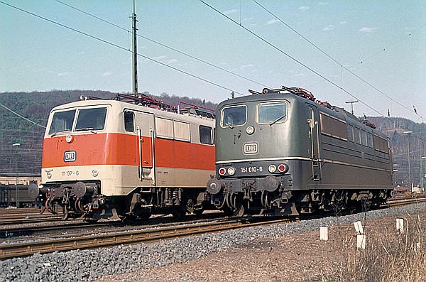 Foto:: DB 111 137-6 + DB 151 010-6 / Hagen / 23.02.1980 (Foto,Fotos,Bilder,Bild,)