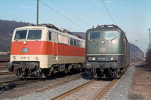 Foto:: DB 111 137-6 + DB 151 010-6 / Hagen / 23.02.1980 (Foto,Fotos,Bilder,Bild,)