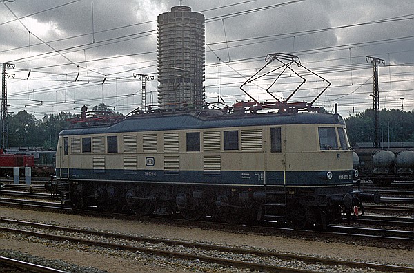 Foto:: DB 118 028-0 / Augsburg / 11.09.1980 (Foto,Fotos,Bilder,Bild,)