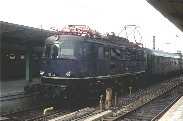 Foto:: DB 118 030-6 / Muenchen / 13.09.1980 (Foto,Fotos,Bilder,Bild,)