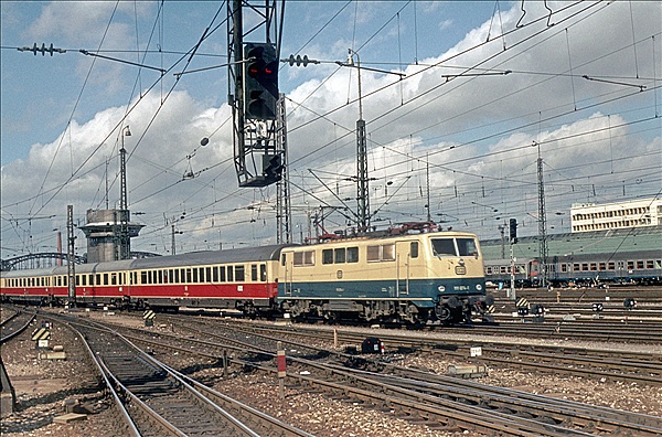 Foto:: DB 111 074-1 / Muenchen / 13.09.1980 (Foto,Fotos,Bilder,Bild,)