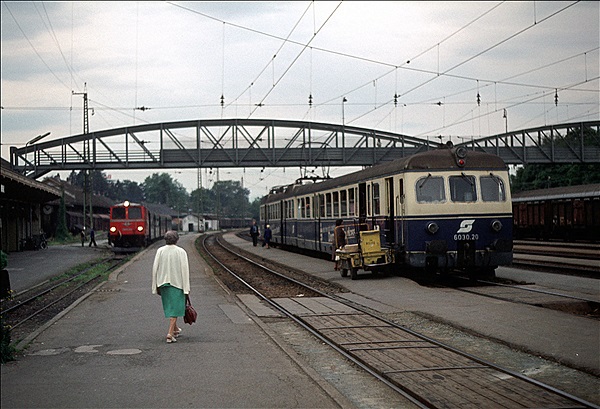 Foto:: OeBB 4030.20 + OeBB 2095 / Bregenz / 17.09.1980 (Foto,Fotos,Bilder,Bild,)