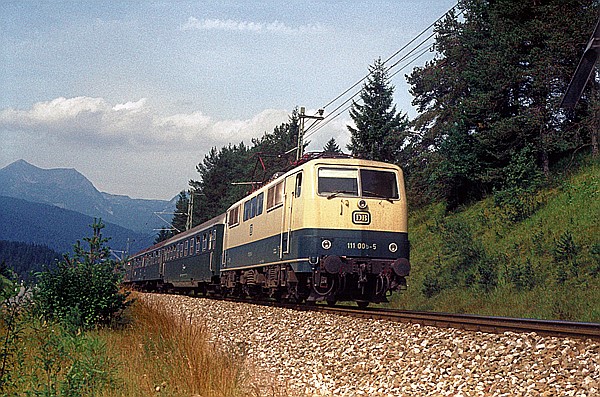 Foto:: DB 111 005-5 / Mittenwald / 18.09.1980 (Foto,Fotos,Bilder,Bild,)