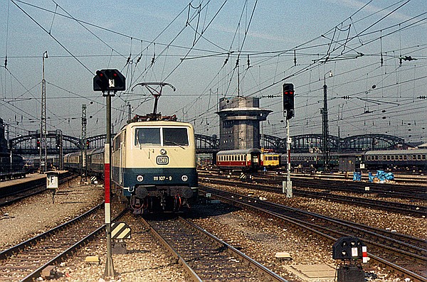 Foto:: DB 111 107-9 / Muenchen / 19.09.1980 (Foto,Fotos,Bilder,Bild,)
