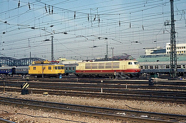 Foto:: DB 701 159-6 + DB 103 / Muenchen / 19.09.1980 (Foto,Fotos,Bilder,Bild,)