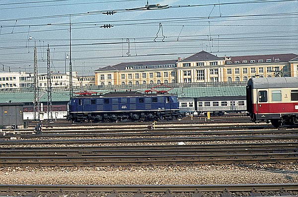 Foto:: DB 118 037-1 / Muenchen / 19.09.1980 (Foto,Fotos,Bilder,Bild,)
