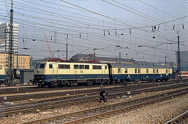 Foto:: DB 111 045-1 / Muenchen / 22.09.1980 (Foto,Fotos,Bilder,Bild,)