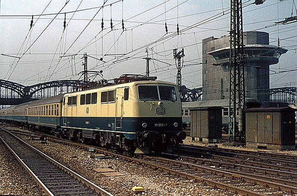 Foto:: DB 111 050-1 / Muenchen / 22.09.1980 (Foto,Fotos,Bilder,Bild,)