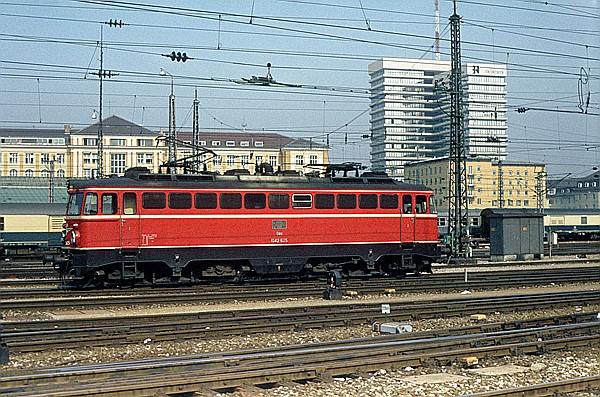 Foto:: OeBB 1042.625 / Muenchen / 22.09.1980 (Foto,Fotos,Bilder,Bild,)