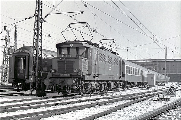 Foto:: DB 145 177-2 / Muenchen / 31.12.1980 (Foto,Fotos,Bilder,Bild,)