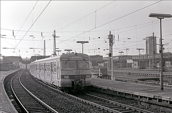 Foto:: DB 420 672-8 / Duesseldorf / Januar 1981 (Foto,Fotos,Bilder,Bild,)