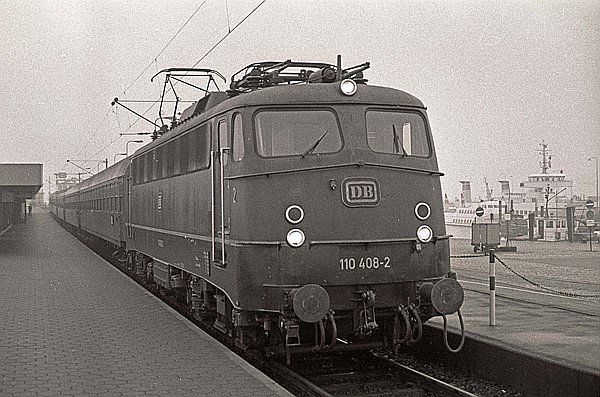 Foto:: DB 110 408-2 / Norddeich / 01.02.1981 (Foto,Fotos,Bilder,Bild,)