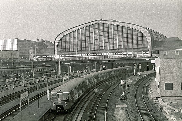 Foto:: DB 470 + DB 870 / Hamburg / 15.02.1981 (Foto,Fotos,Bilder,Bild,)