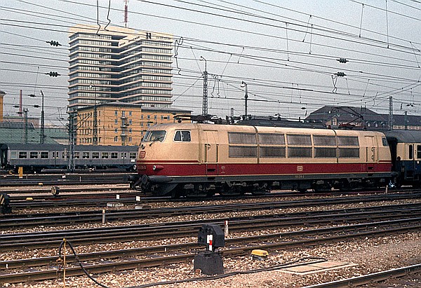 Foto:: DB 103 219-2 / Muenchen / 04.06.1981 (Foto,Fotos,Bilder,Bild,)