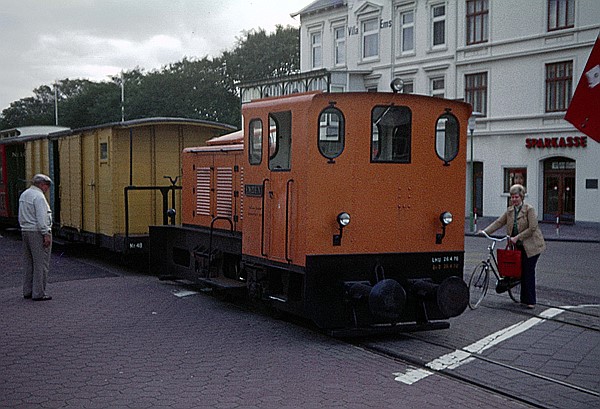 Foto:: BKB Lok Emden / Borkum / 22.08.1981 (Foto,Fotos,Bilder,Bild,)