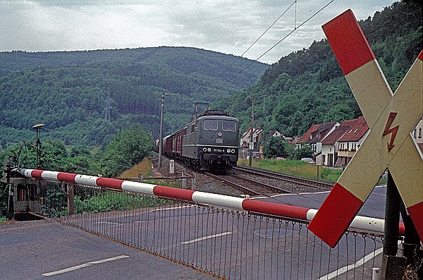 Foto:: DB 151 004-9 / Langenprozelten / 03.07.1982 (Foto,Fotos,Bilder,Bild,)
