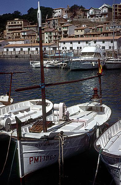 Foto:: Boote / Port de Soller / Mai 1984 (Foto,Fotos,Bilder,Bild,)