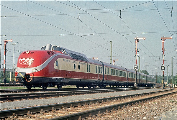 Foto:: DB 601 019-1  / Nuernberg / 21.09.1985 (Foto,Fotos,Bilder,Bild,)