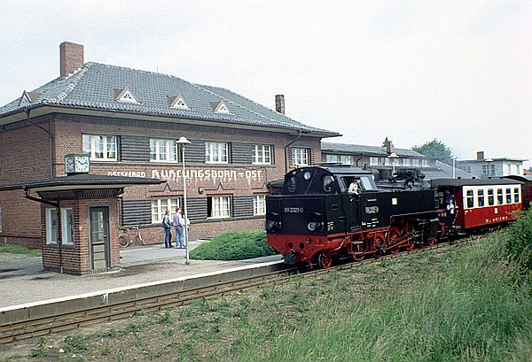 Foto:: DR 99 2321-0 / Kuehlungsborn-Ost / 23.06.1990 (Foto,Fotos,Bilder,Bild,)
