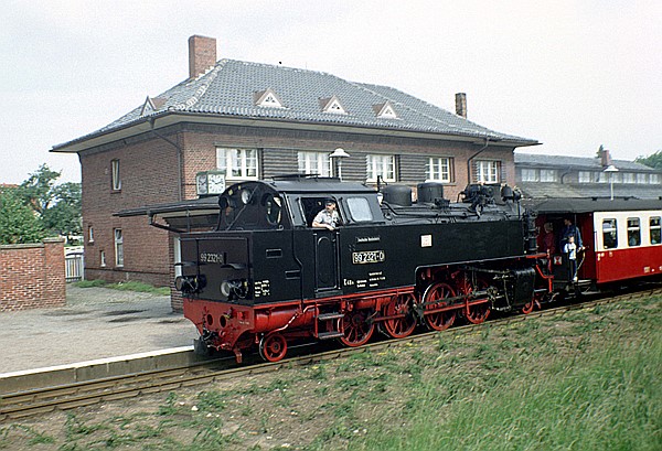 Foto:: DR 99 2321-0 / Kuehlungsborn-Ost / 23.06.1990 (Foto,Fotos,Bilder,Bild,)