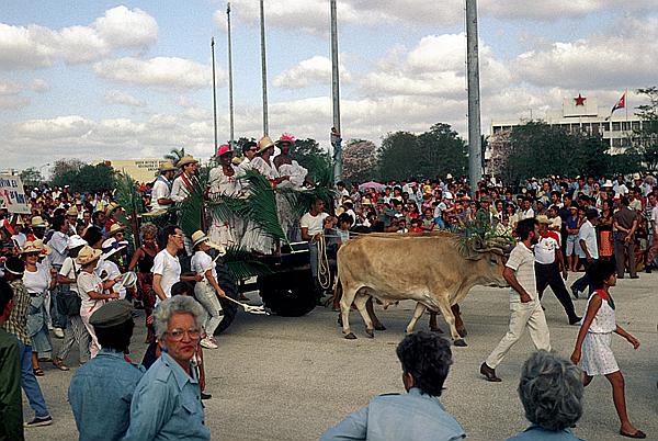 Foto:: 1. Mai Parade /Holguin / 01.05.1992 (Foto,Fotos,Bilder,Bild,)
