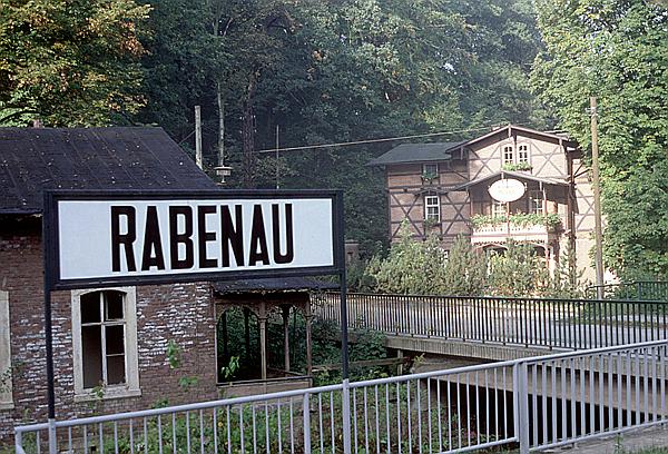 Foto:: Bahnhof und Rabenauer Muehle / Rabenau / 25.09.1992 (Foto,Fotos,Bilder,Bild,)