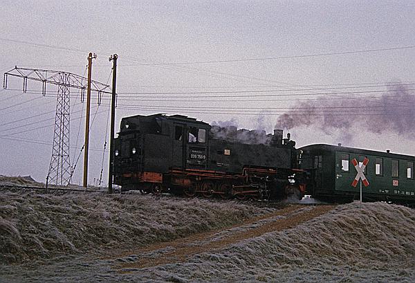 Foto:: DB 099 756-9 / Radeburg - Radebeul / 11.12.1994 (Foto,Fotos,Bilder,Bild,)