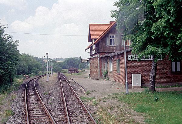 Foto:: Bahnhof / Strassberg / 10.06.1996 (Foto,Fotos,Bilder,Bild,)