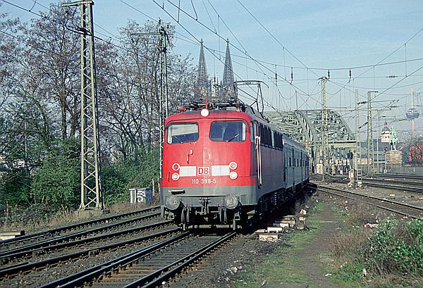 Foto:: DB 110 398-5 / Koeln / 08.04.2000 (Foto,Fotos,Bilder,Bild,)