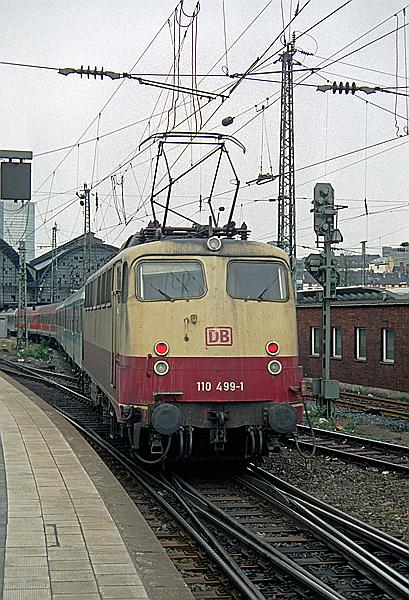Foto:: DB 110 499-1 / Frankfurt / 08.04.2000 (Foto,Fotos,Bilder,Bild,)