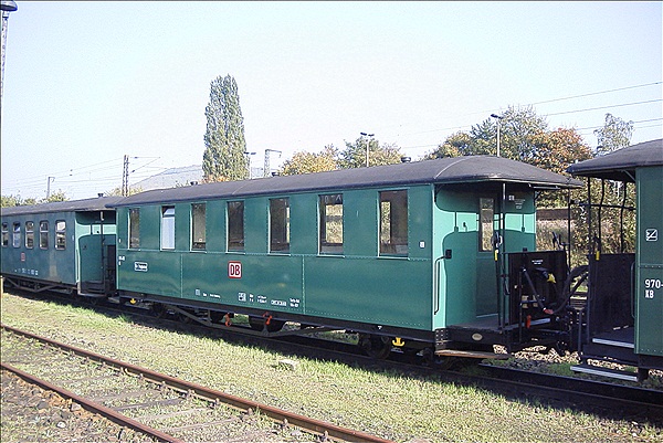 Foto:: Schmalspurpersonenwagen / Freital-Hainsberg / 20.10.2001 (Foto,Fotos,Bilder,Bild,)