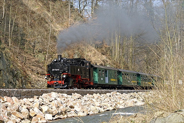Foto:: Erster Besuch nach Wiedereroeffnung / Weisseritztalbahn / April 2009 (Foto,Fotos,Bilder,Bild,)