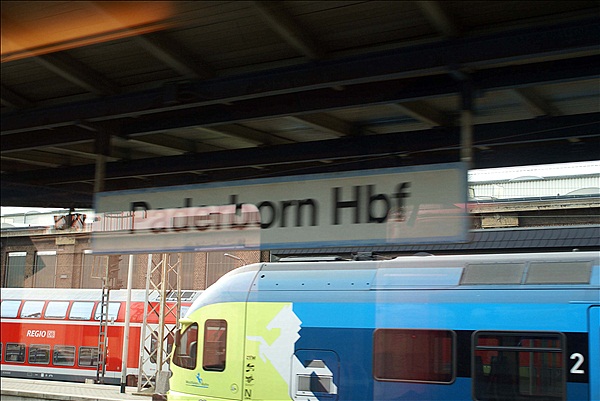 Foto:: Bahnhofsschild /  Paderborn / 06.06.2009 (Foto,Fotos,Bilder,Bild,)