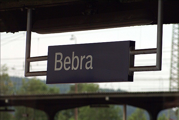 Foto:: Bahnhofsschild /  Bebra / 06.06.2009 (Foto,Fotos,Bilder,Bild,)