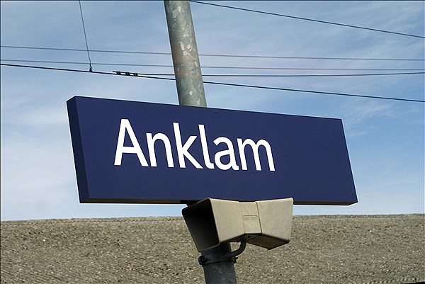 Foto:: Bahnhofsschild / Anklam  / 06.06.2009 (Foto,Fotos,Bilder,Bild,)